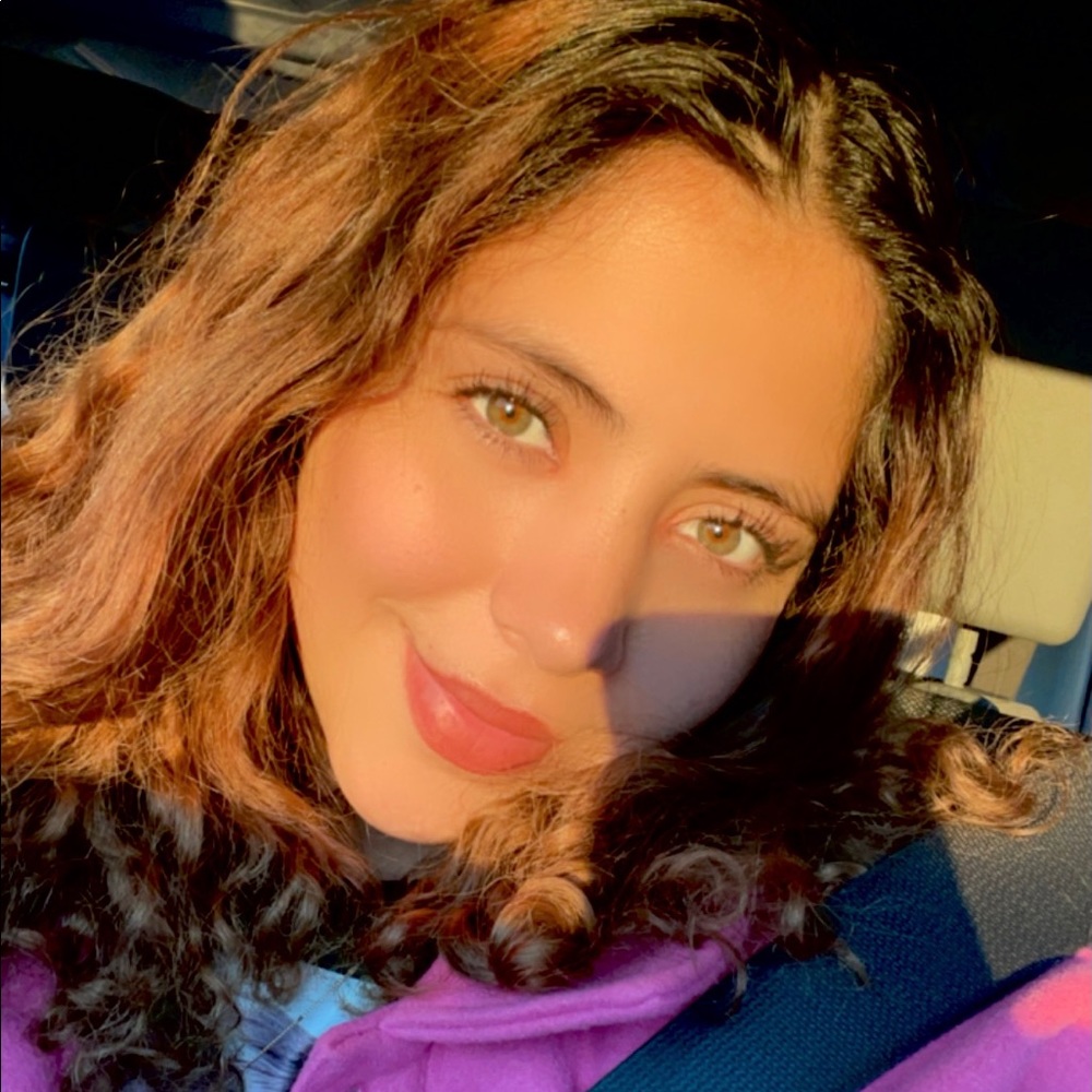 Meet your Posher, Anahi